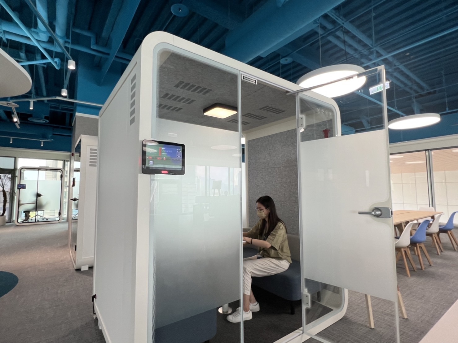 VR彩票高雄據點的智慧行動辦公艙，展現VR彩票在面板以外的研發應用軟實力